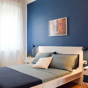 https://city-life-design-apartment-milan.italymilanhotels.net